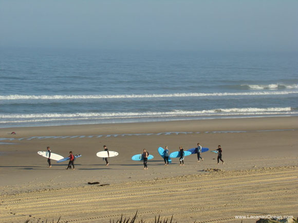 ecole de surf lors d'un stage a lacanau ocean