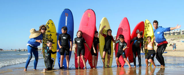 stage de surf avec des enfants sur lap lage de lacanau