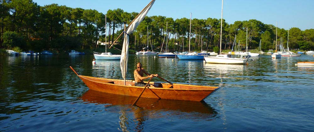 bateau en bois à longarisse