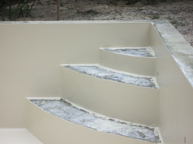 escalier de piscine béton